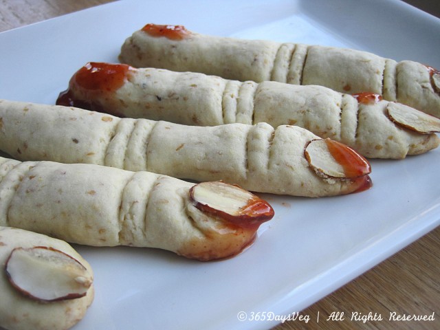 Witch Finger Cookies ~ Dare to eat it! Boo!!!